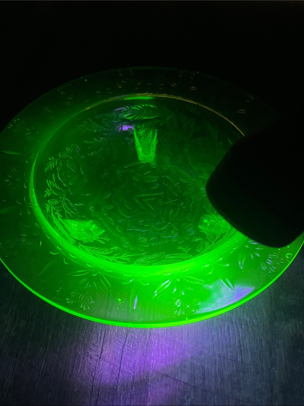 VTG Green Depression Glass Uranium Glass Rose and Thorn Footed Bowl Console Bowl - Picture 2 of 15
